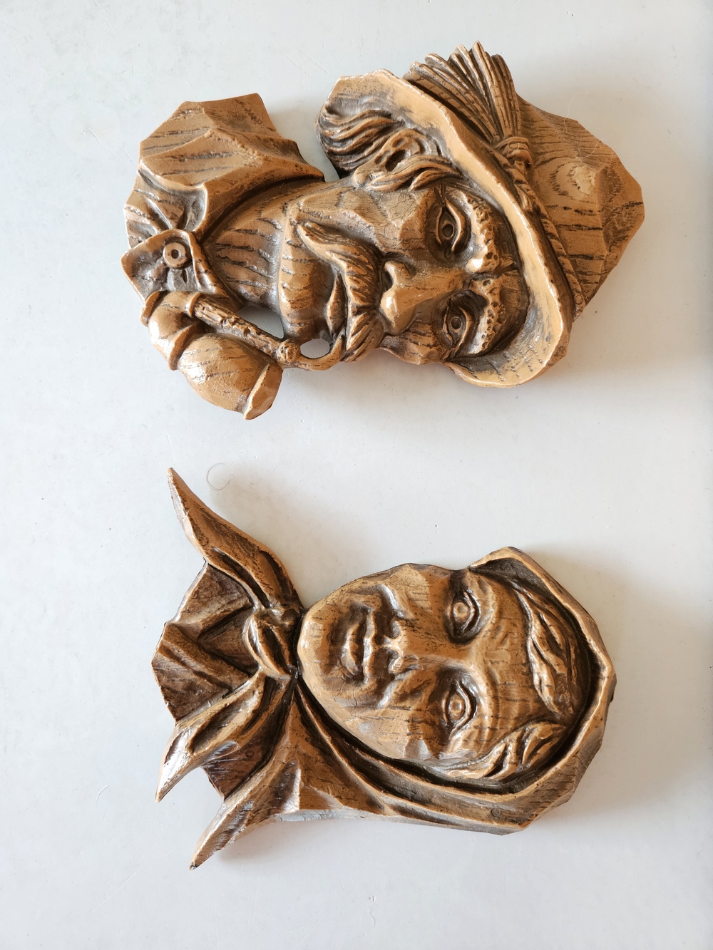 Vintage Resin Faux Wood Portrait Wall Decor